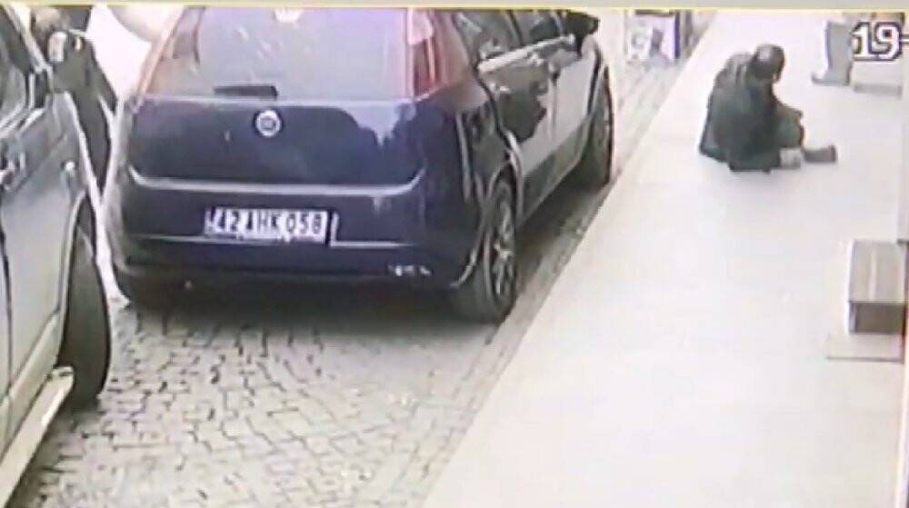 Konya'da silahlı saldırı! İş yerini açan kuyumcu vuruldu