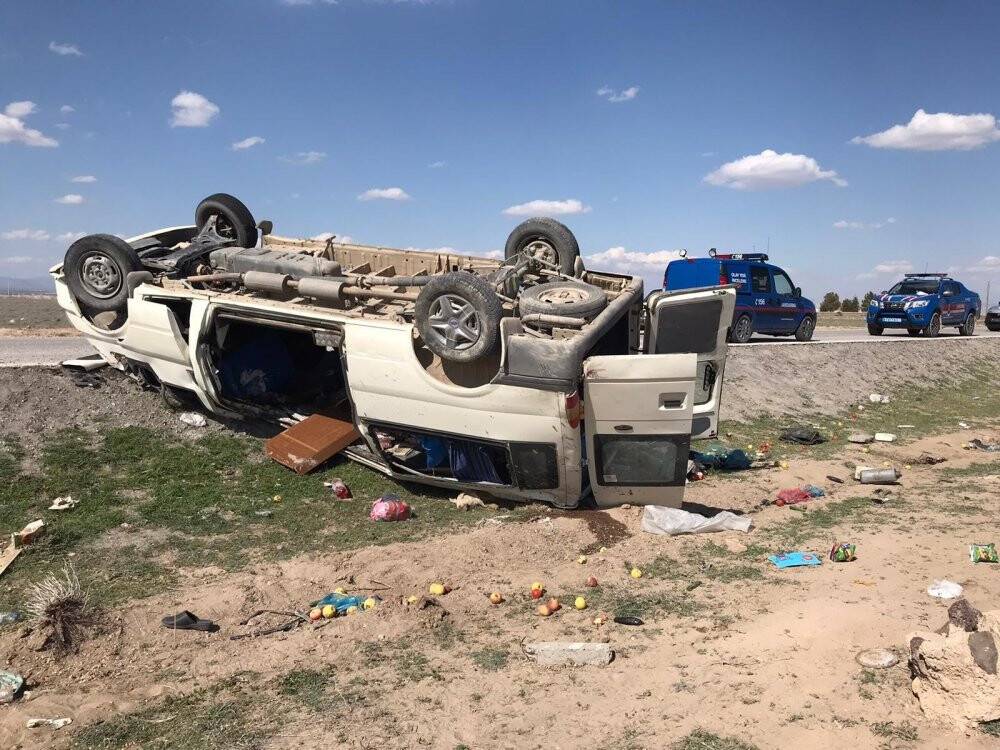 Konya'da feci kaza! Tarım işçilerini taşıyan minibüs devrildi: 2 ölü, 6 yaralı