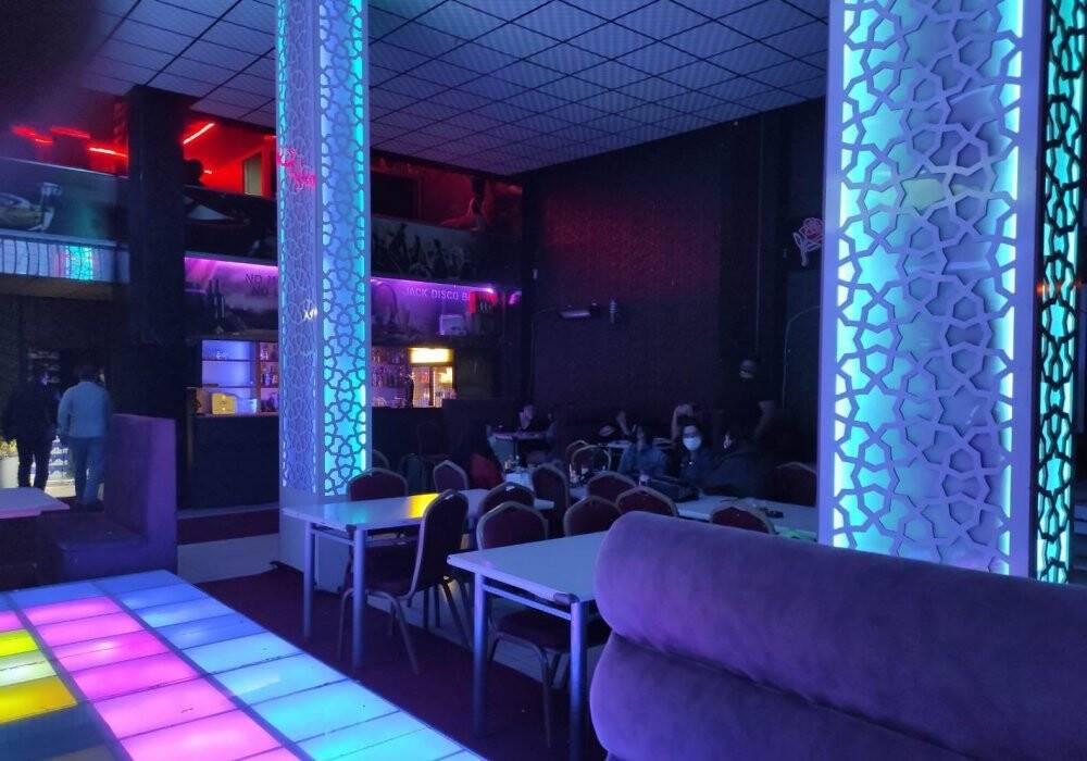 Konya’da kısıtlamada eğlence mekanlarına baskınlar devam ediyor: 37 kişiye ceza