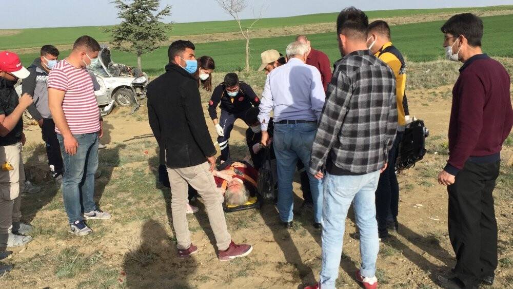Konya'da kaza! Hurdaya dönen otomobildeki yaşlı çiftin inanılmaz kurtuluşu