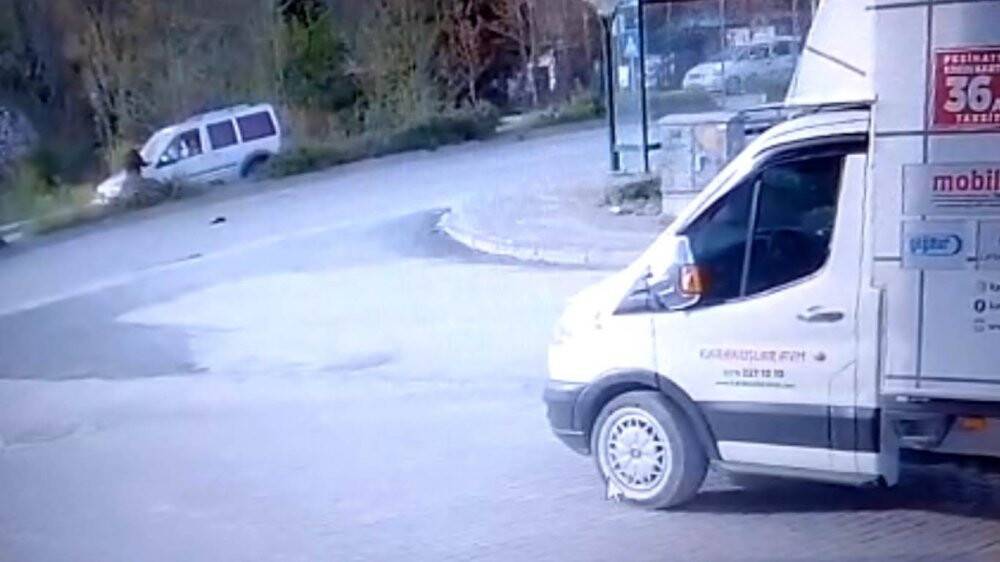 Feci kaza güvenlik kamerasına yansıdı