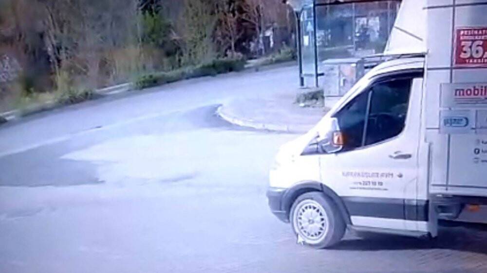 Feci kaza güvenlik kamerasına yansıdı