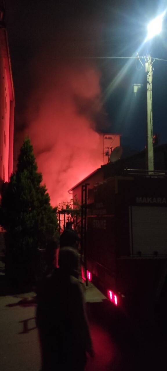 Konya'da yangın! Alev alev yanan tandırlık korkuttu