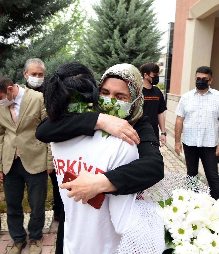 Şampiyon Elif Ceren Çolak, memleketi Konya’da sevinçle karşılandı