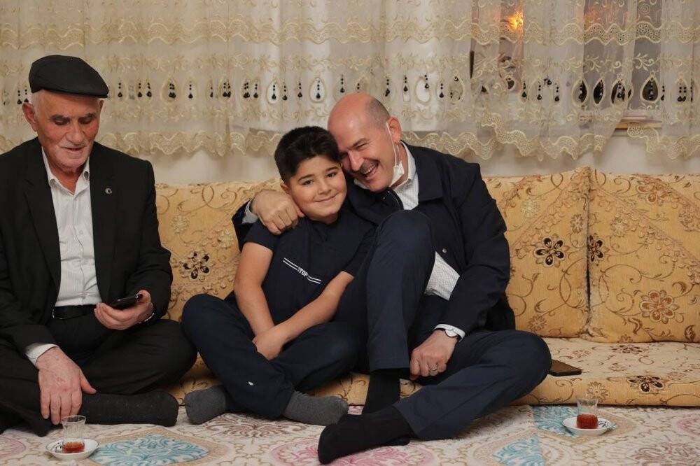Bakan Soylu, iftarını Kamalı ailesinin evinde açtı