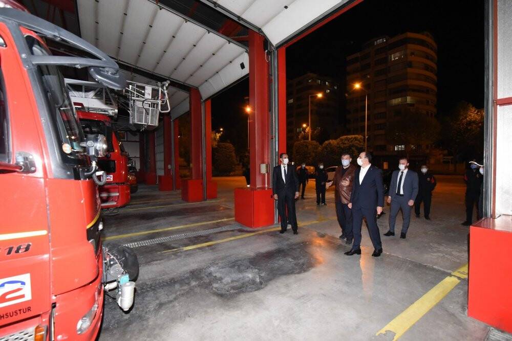 Başkan Altay son sahurda itfaiyecilerle buluştu