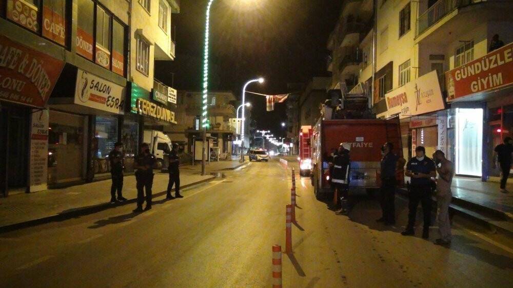 Apartmanda çıkan yangın paniğe sebep oldu