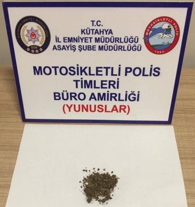 Durdurulan iki araçta uyuşturucu ele geçirildi