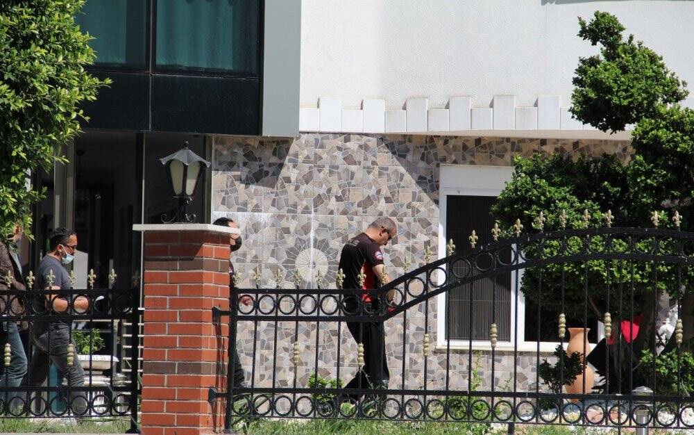 Lüks rezidanstaki pandemi kurallarını ihlale polis baskını