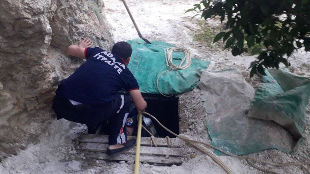 Su çıkarmak için girdikleri kuyudan çıkamadılar