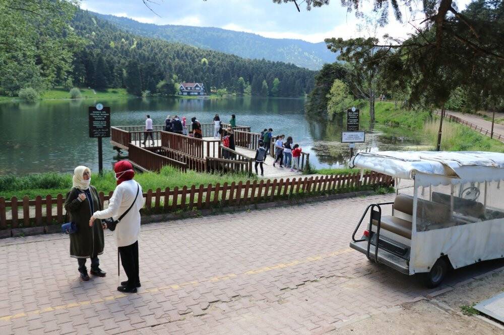 17 gün boyunca evlerinde kalan tatilcilerin ilk durağı Gölcük oldu
