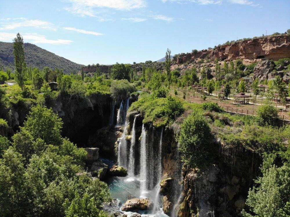 Hadim Yerköprü Şelalesi tam kısıtlama sonrası ziyaretçileri bekliyor