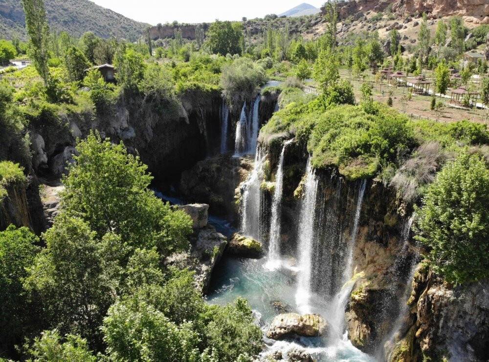 Hadim Yerköprü Şelalesi tam kısıtlama sonrası ziyaretçileri bekliyor