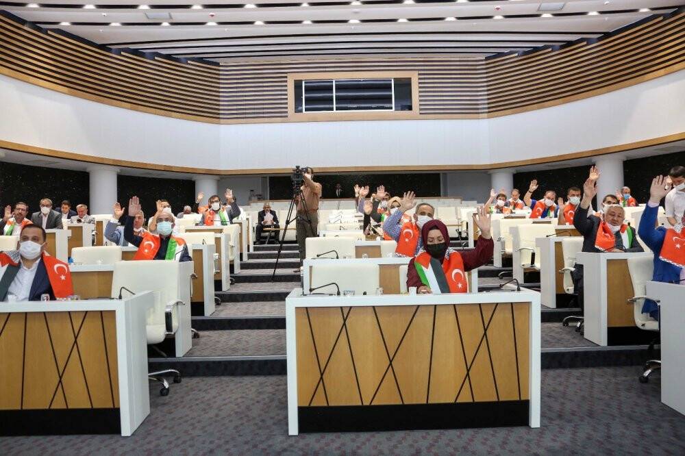 Meram Belediyesi’nden Filistin’e ambulans desteği