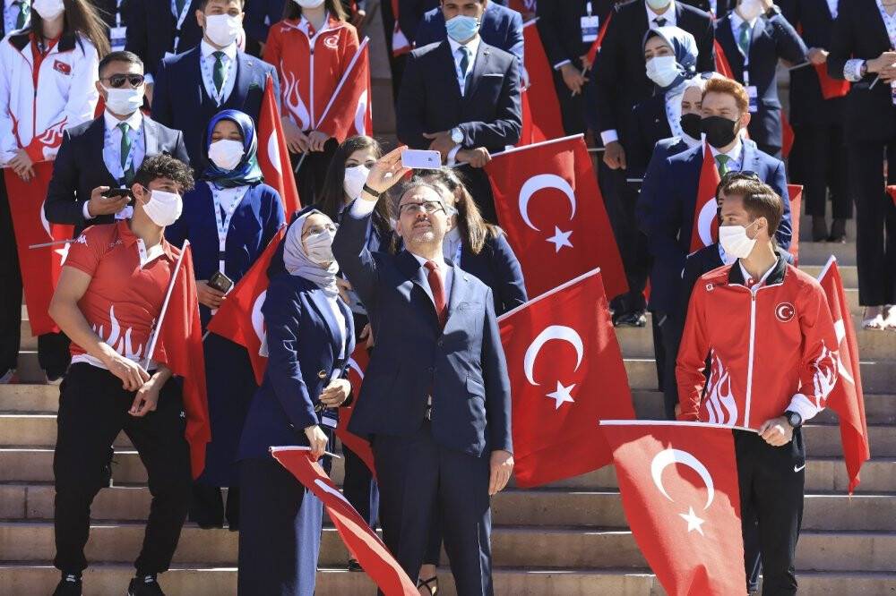 Bakan Kasapoğlu Anıtkabir’de
