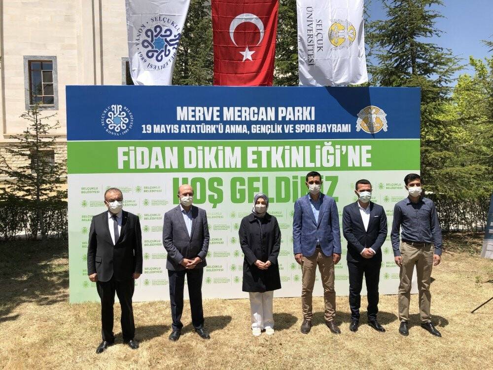 Konya'da koronavirüsten ölen tıp öğrencisi Merve Mercan’ın anısına fidan dikimi yapıldı