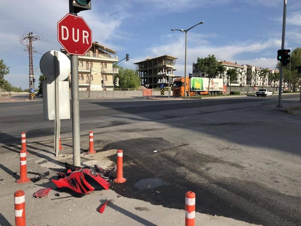 Konya'da motosiklet sürücüsünün öldüğü kaza kamerada