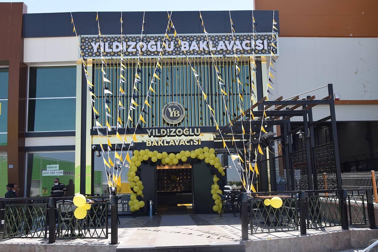 yildizoglu-baklavacisi-kobisan-2.jpg