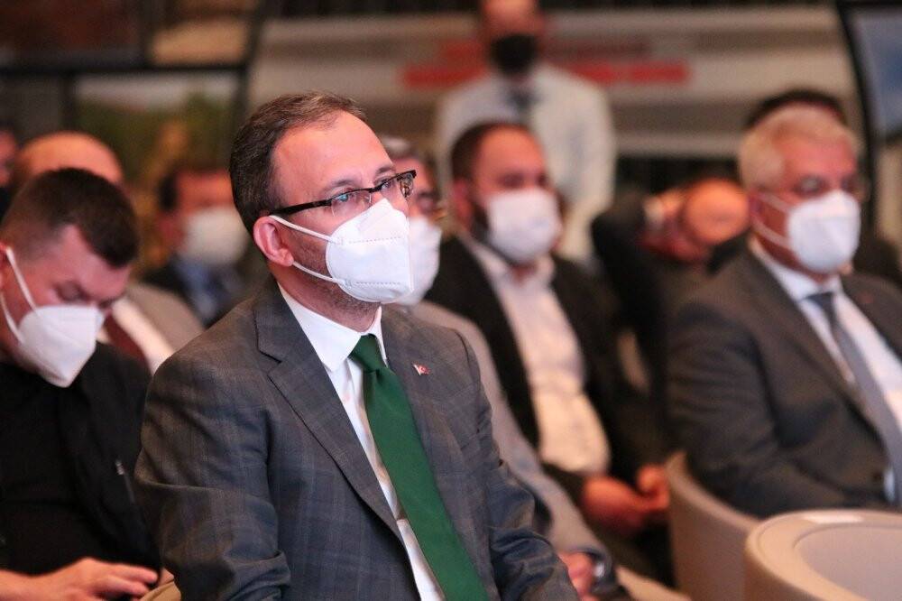Bakan Kasapoğlu: Pandemide dijital bağımlılık arttı
