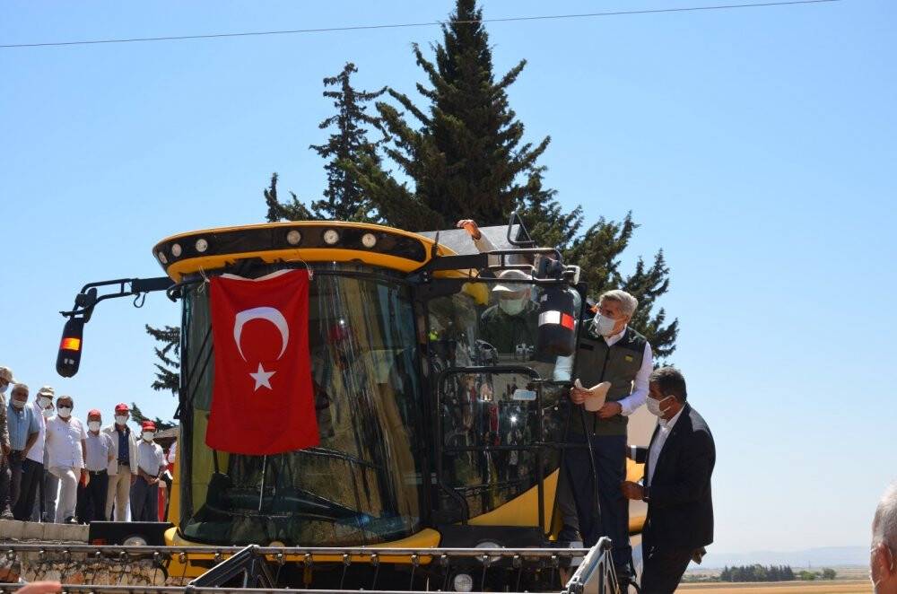 Bakan Pakdemirli: Tarım işçilerimiz kademeli olarak aşılanacak