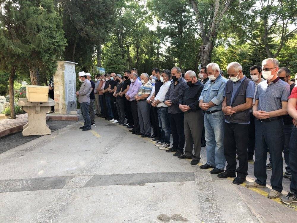 Cinayete kurban giden genç son yolculuğuna uğurlandı