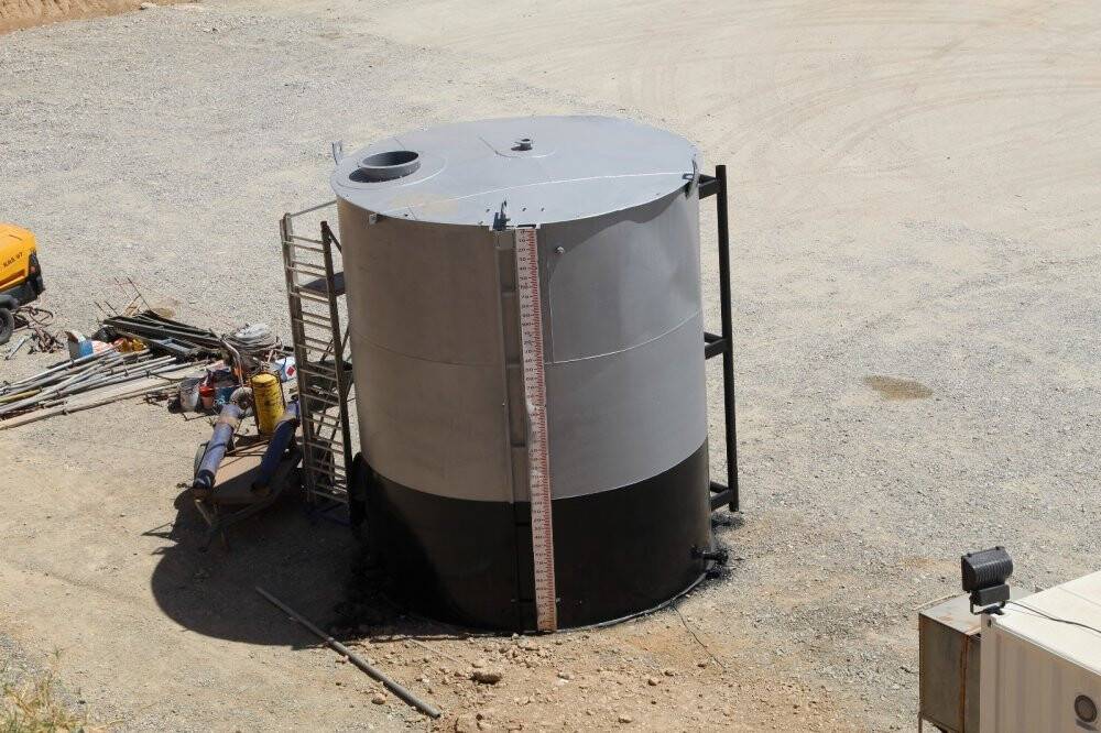 Mercimek ektikleri tarlalarında petrol fışkırdı