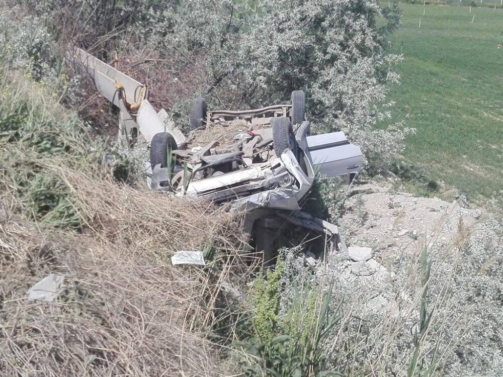 Takla atan otomobilin sürücüsü yaralandı