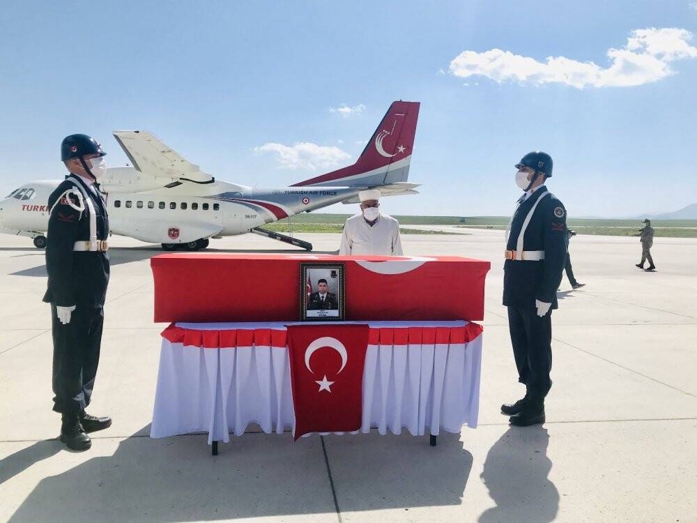 Eren-15 Operasyonunda şehit olan Jandarma Uzman Çavuş Hüseyin Keleş’in cenazesi Ankara’ya gönderildi