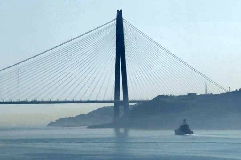 Rus savaş gemisi İstanbul Boğazı’ndan geçti