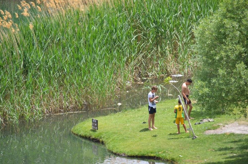 Torosların nazar boncuğu Dipsiz Göl, buz gibi suyu ve mavi rengiyle ziyaretçilerini bekliyor