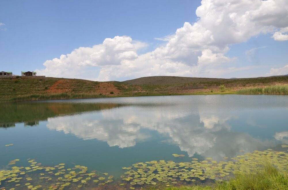 Torosların nazar boncuğu Dipsiz Göl, buz gibi suyu ve mavi rengiyle ziyaretçilerini bekliyor