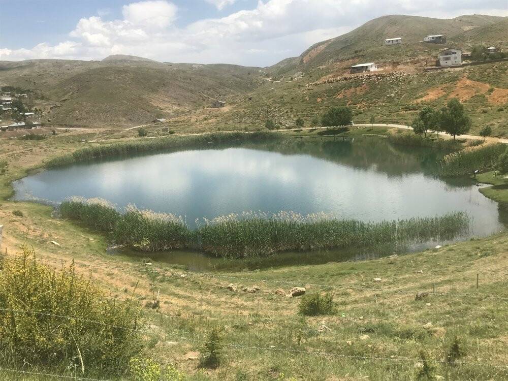 Torosların nazar boncuğu Dipsiz Göl, buz gibi suyu ve mavi rengiyle ziyaretçilerini bekliyor