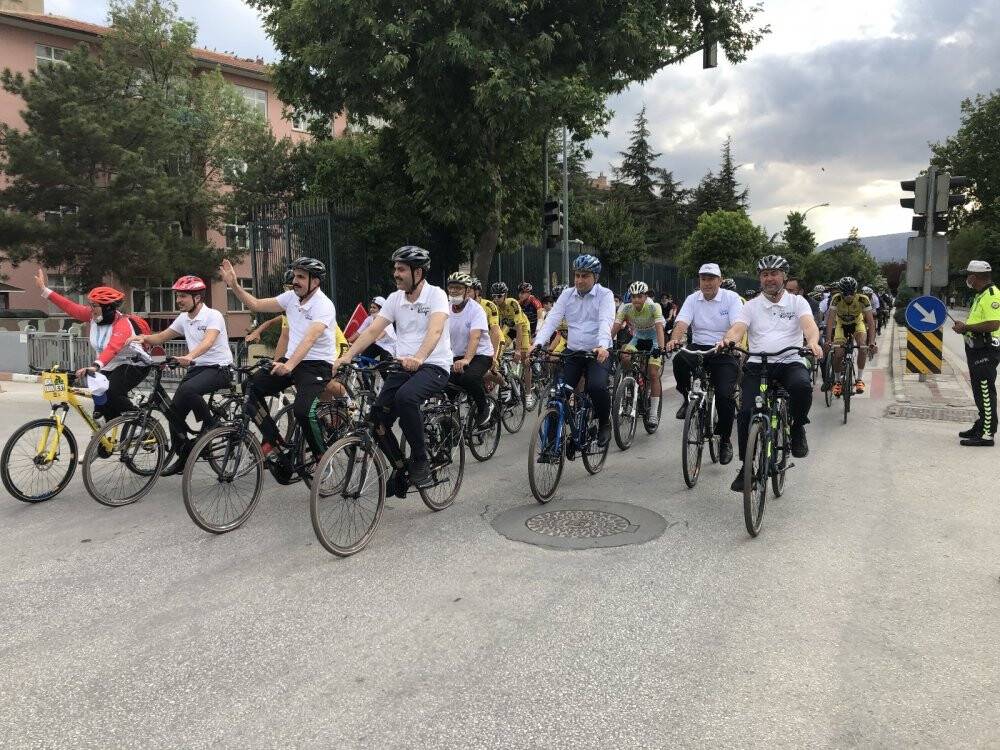 Bakan Kurum Konya'da bisiklet etkinliğine katıldı