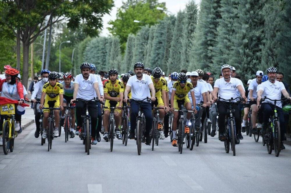 Bakan Kurum Konya'da bisiklet etkinliğine katıldı
