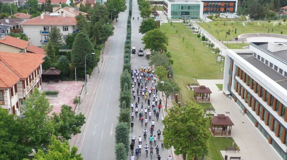 Bakan Kurum Konya'da bisiklet etkinliğine katıldı