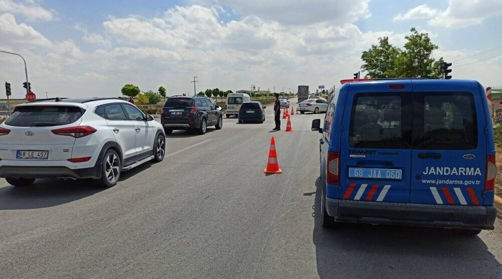 Konya yolunda kaza! Otomobiller çarpıştı: 3 yaralı