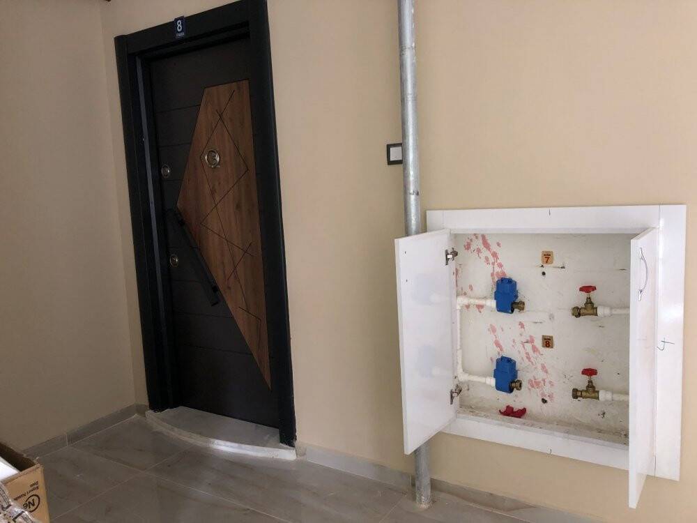 Konya'da oturuma hazır binadan 12 su sayacı ve 21 çeşme bataryası çalındı