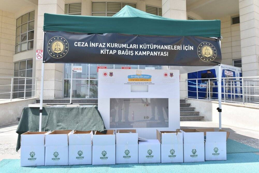Karatay Belediyesi’nden kitap bağışı kampanyasına destek