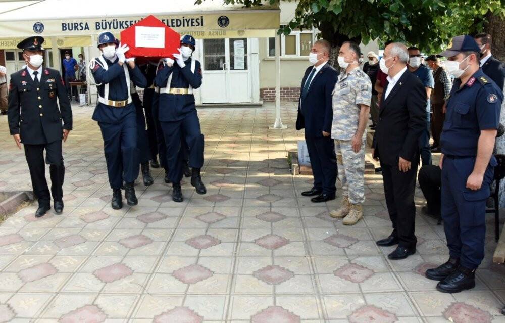Şehit astsubay toprağa verildi