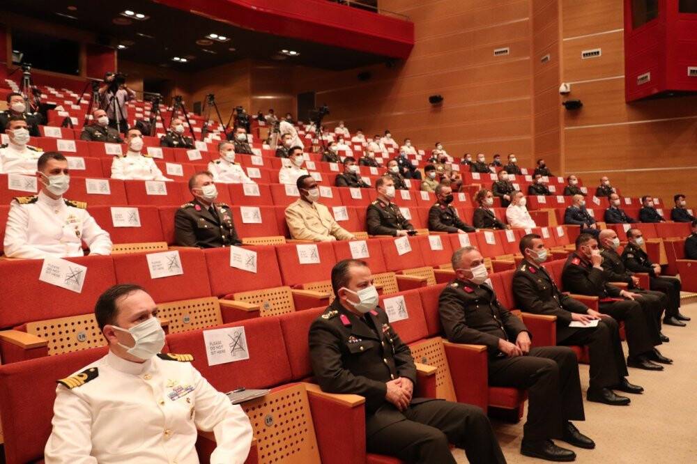 Bakan Akar'dan NATO'ya PKK eleştirisi