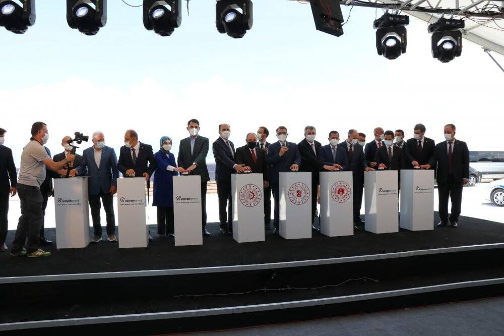 Dev güneş santrali için düğmeye basıldı