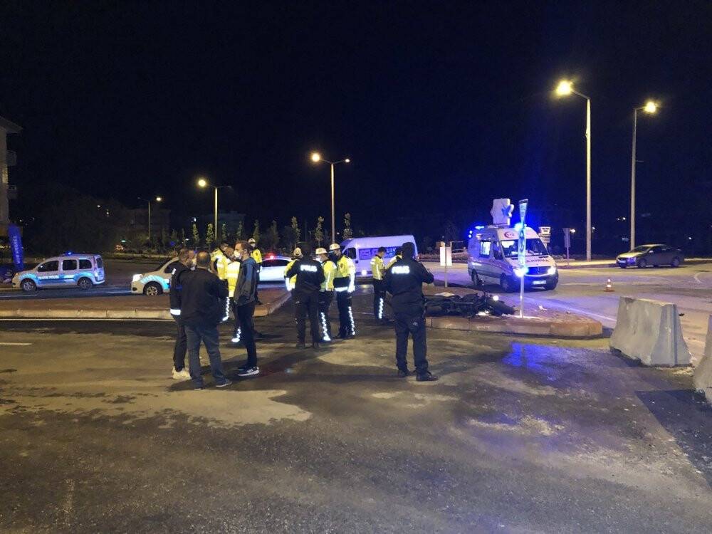 Konya'da kaldırıma çarpan motosikletin sürücüsü hayatını kaybetti