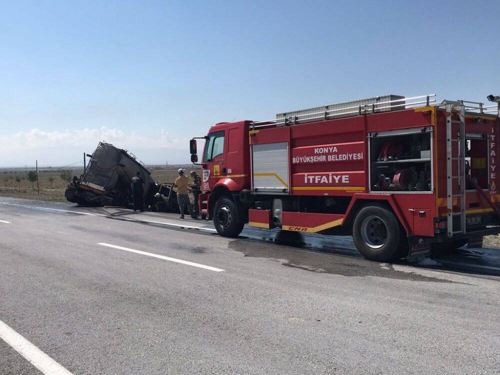 Konya'da tekeri kilitlenen tanker alev topuna döndü, sürücü son anda kurtuldu