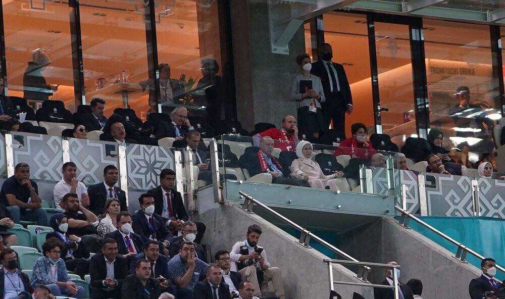 Cumhurbaşkanı Erdoğan, Türkiye - Galler maçını takip etti