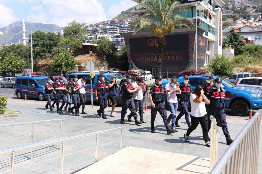 Antalya ve Konya'da insan tacirlerine operasyon: 7 gözaltı
