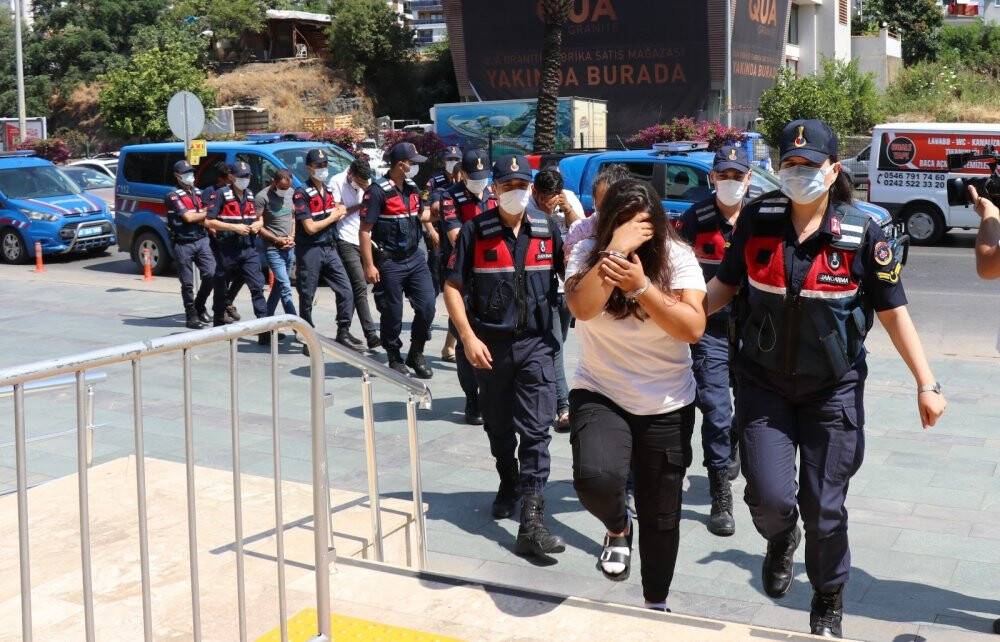 Antalya ve Konya'da insan tacirlerine operasyon: 7 gözaltı