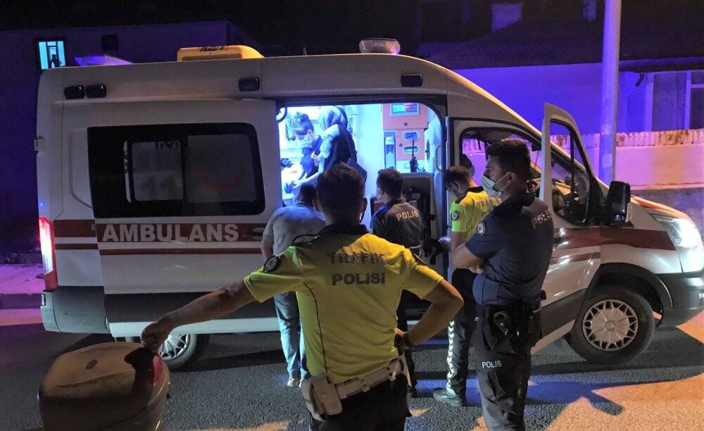 Kısıtlama saatinde yola atlayan çocuğa motosiklet çarptı