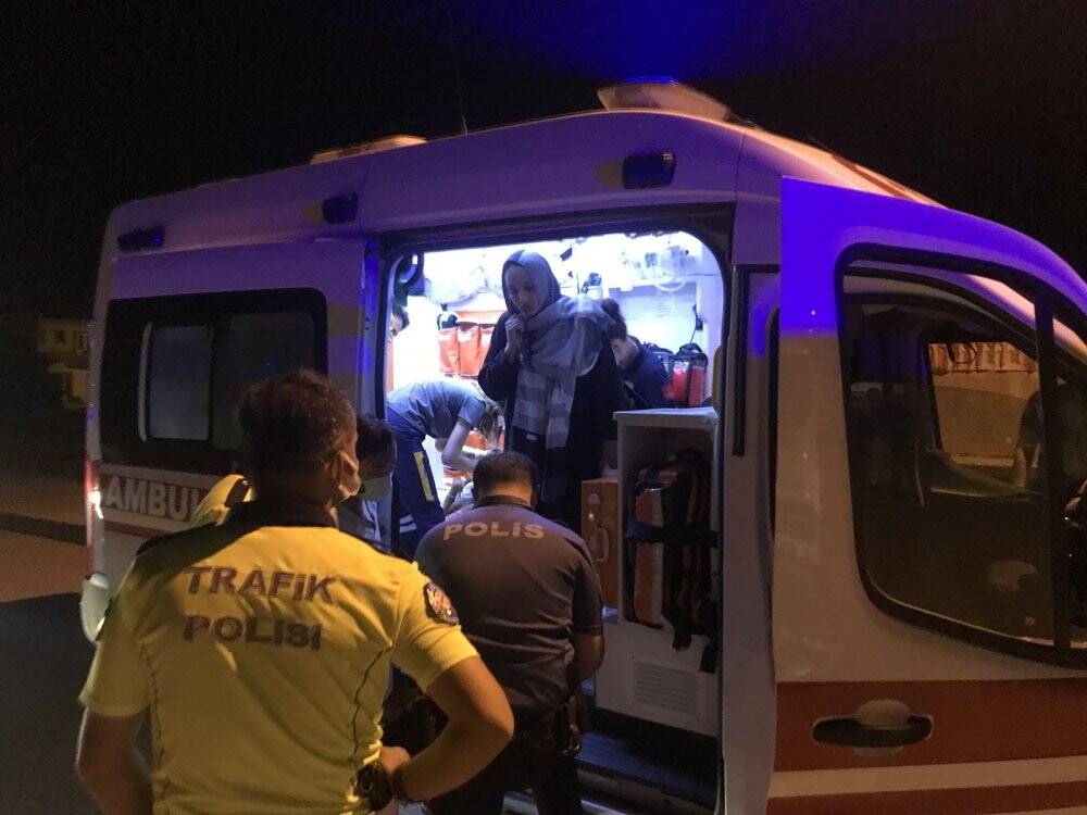 Kısıtlama saatinde yola atlayan çocuğa motosiklet çarptı