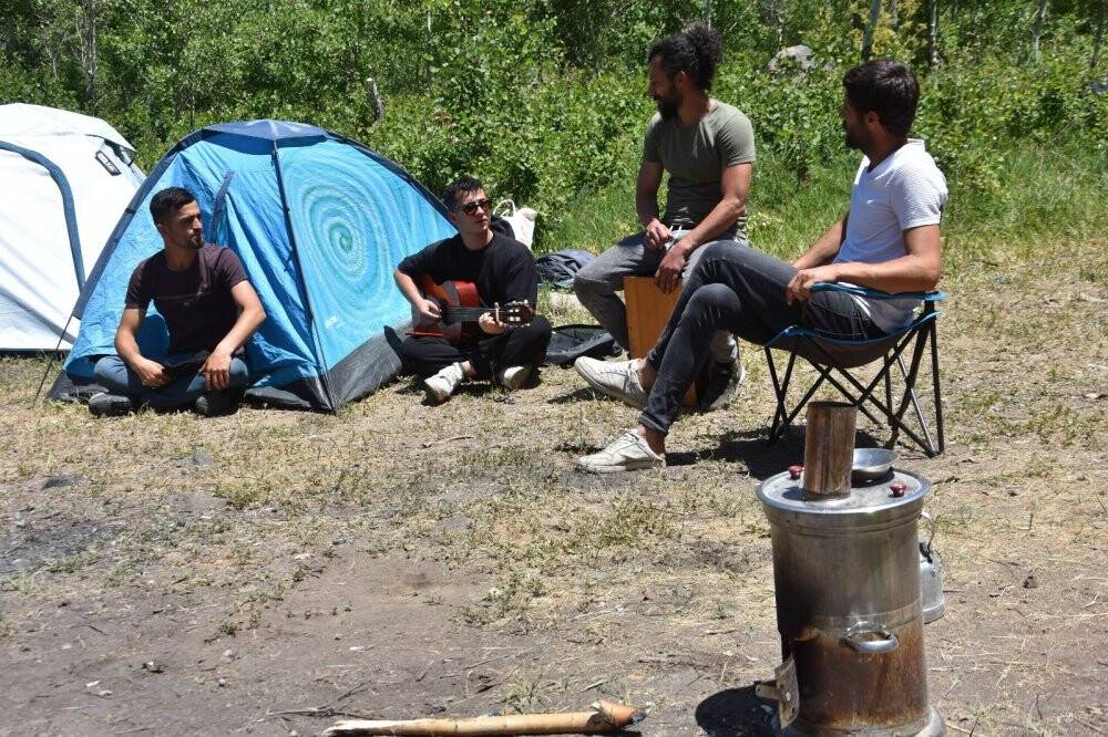 Nemrut Krater Gölü kampçıların uğrak yeri oldu