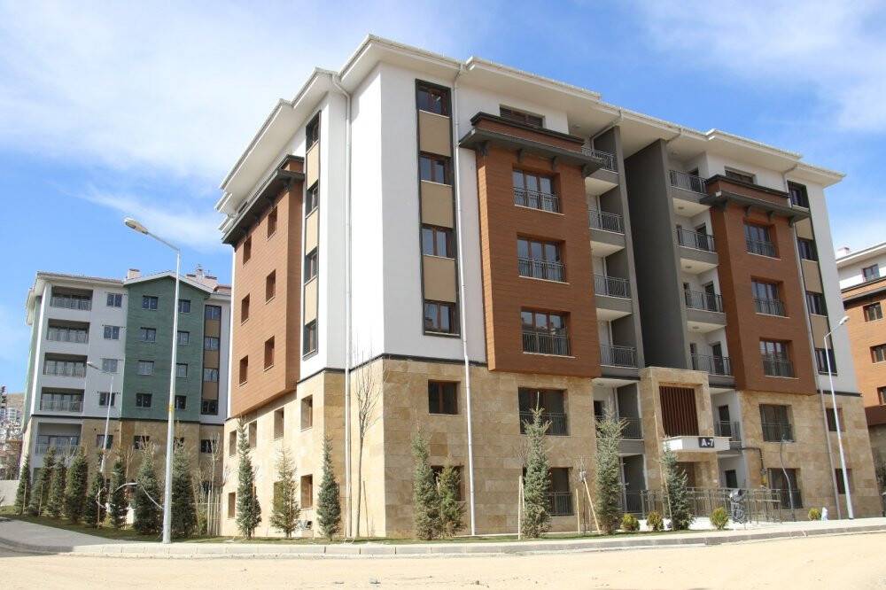 Elazığ'da deprem sonrası yapılan 763 konut için kura çekildi